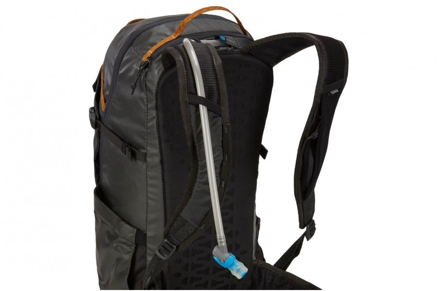 Thule Stir Backpack 25L | Grey Obsidian