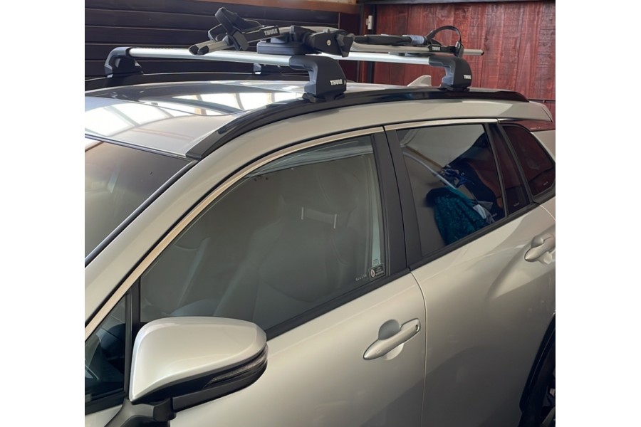 Barras Thule TOYOTA Corolla Cross 21- PF / EDGE Flush