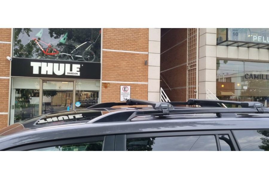 Barras THULE EDGE Flush para autos TOYOTA Land Cruiser Prado desde 2009 al 2023 negro
