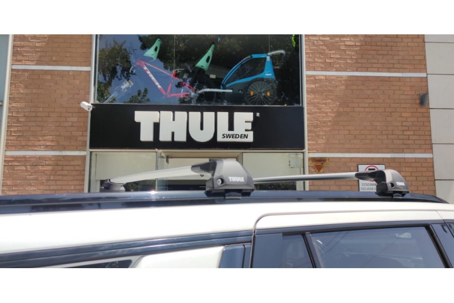 Barras THULE EDGE Flush para autos CHEVROLET Tahoe desde 2021