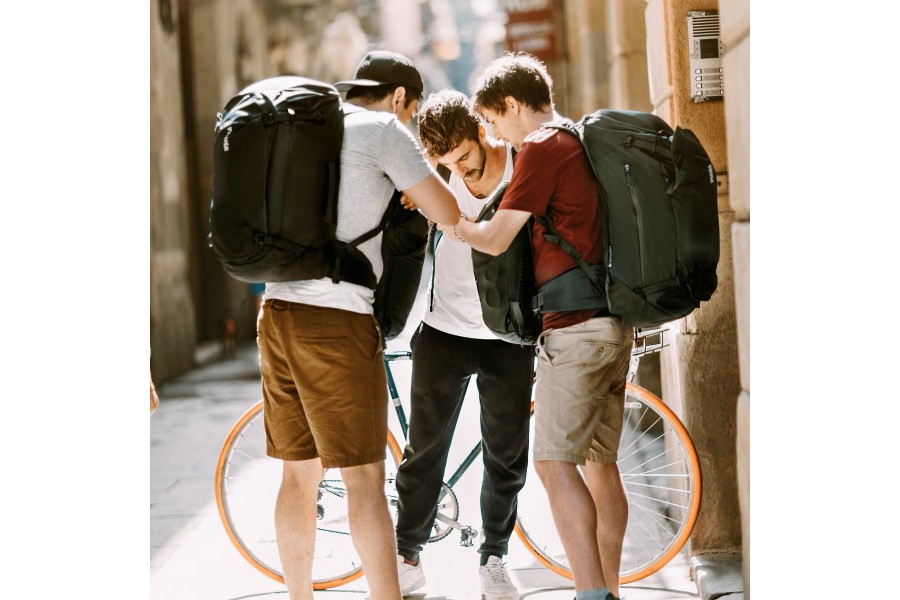 Mochila Thule Landmark 40L Dark Forest