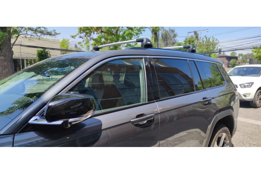 Barras THULE EDGE Flush para autos NISSAN X-Trail desde 2021