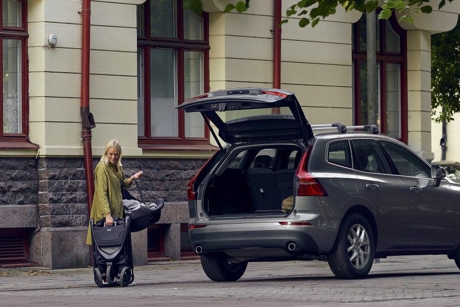 Coche Thule Spring Grey + Silla Auto Cybex Nido Aton B2 I-Size