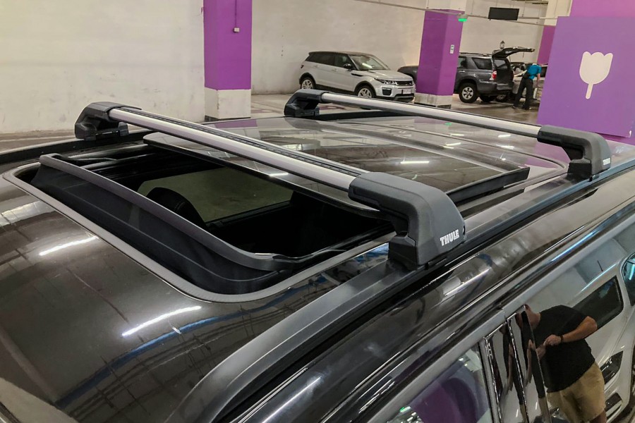 Barras THULE EDGE Flush para autos PEUGEOT 5008 desde 2017-2023