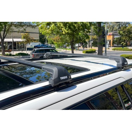 Barras THULE EDGE Flush para autos CHEVROLET Tahoe desde 2021 negro
