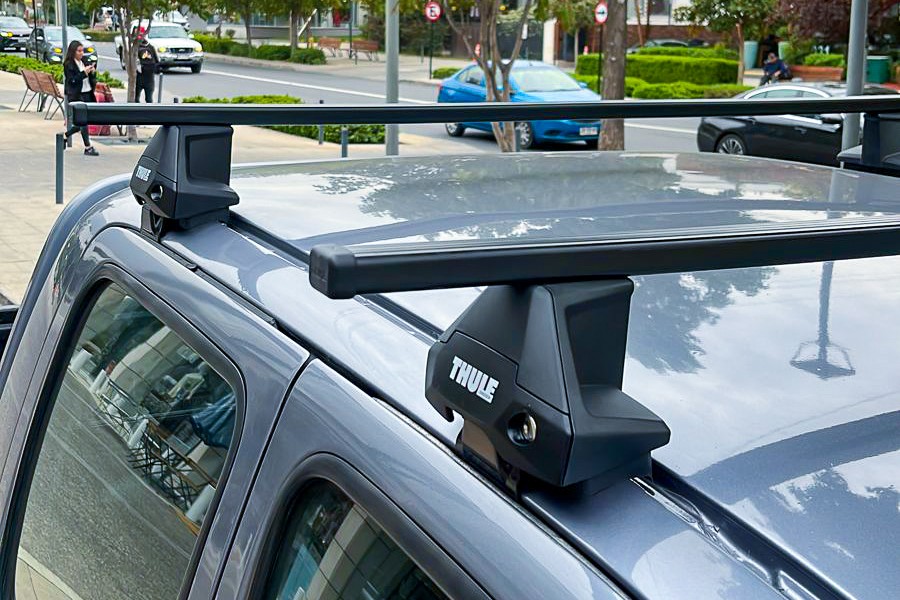 Barras THULE EVO SquareBar para camioneta TOYOTA Hilux 2005 a 2015