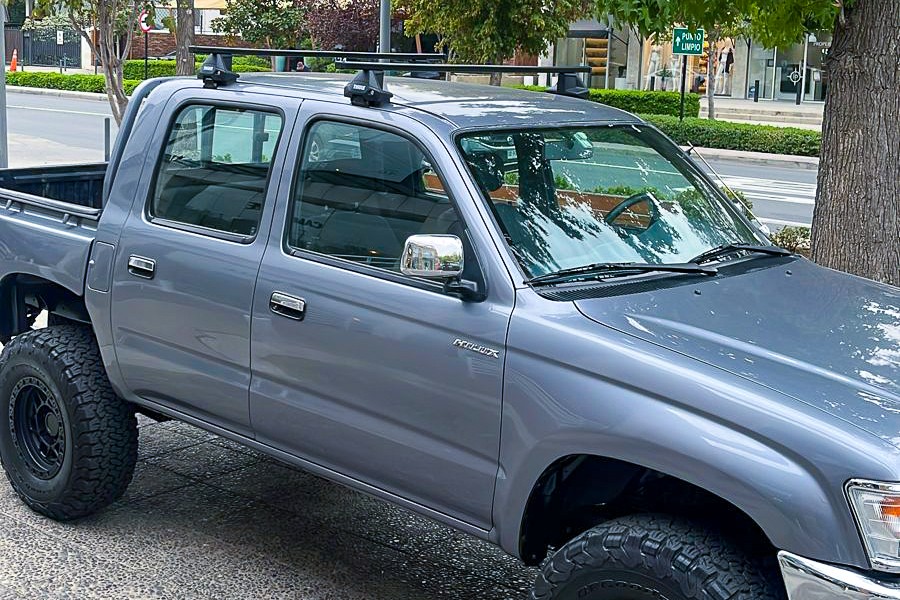 Barras THULE EVO SquareBar para camioneta TOYOTA Hilux 2005 a 2015