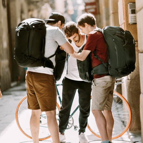 Mochila Thule Landmark 70L Dark Forest