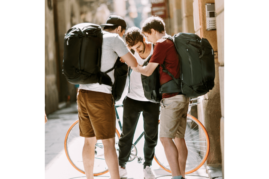 Mochila Thule Landmark 70L Dark Forest