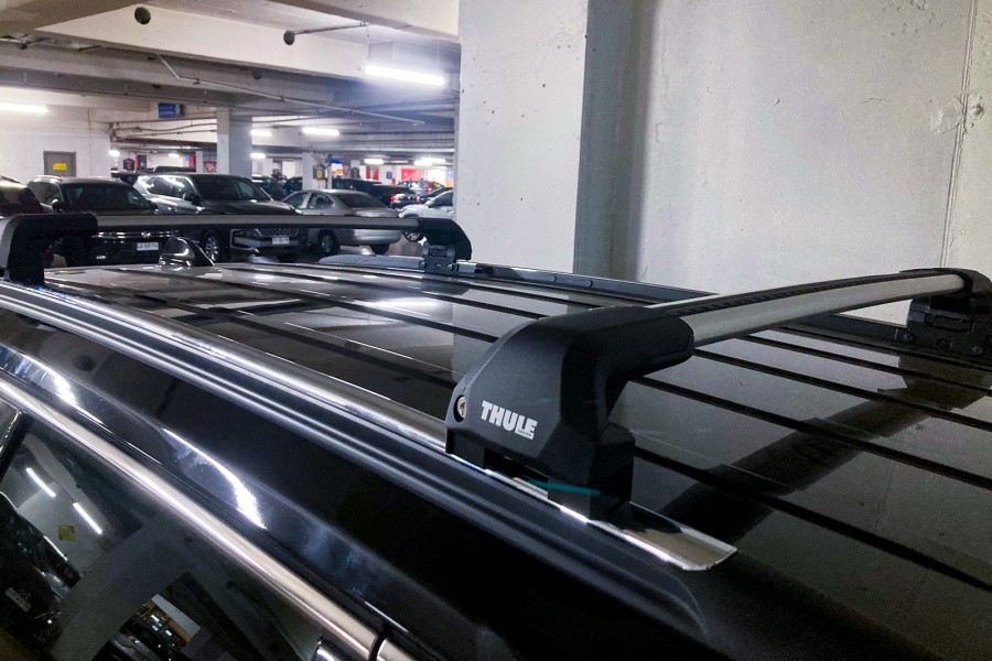 Barras Thule JEEP Commander 22- RA / EDGE FLUSH