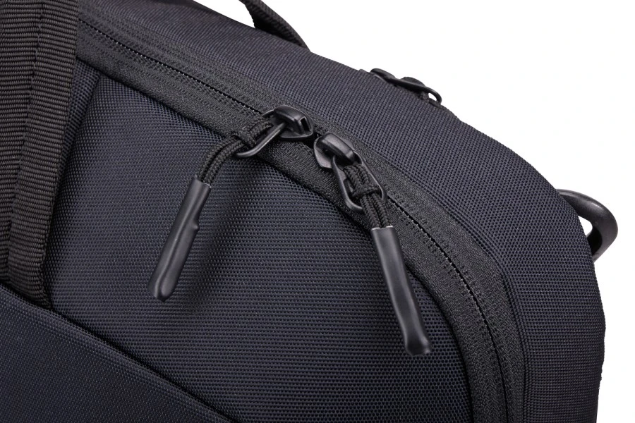 Maletín Thule Subterra 2 Attaché 16" | Black