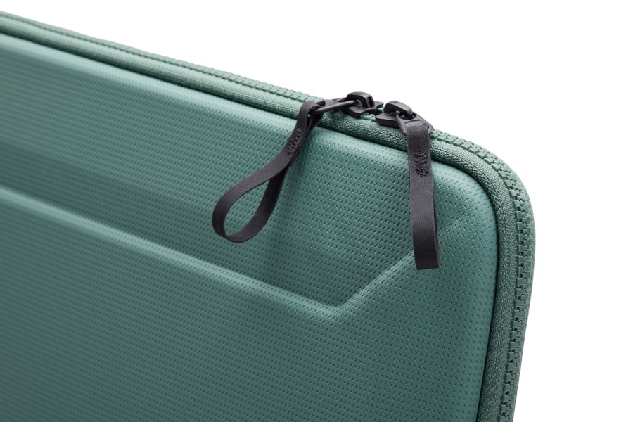 Funda Thule Gauntlet MacBook Pro® Sleeve 16 | Hazy Green