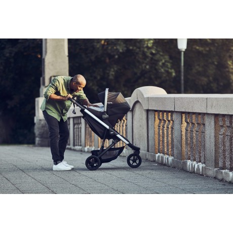 Coche Thule Spring | MidnightBlack